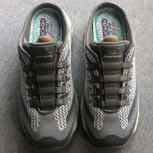 *NWOT* Sketchers D’Lites A New Leaf
